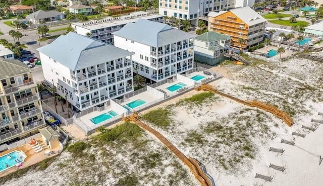 Sunrise B -Gulf Front 🌊Private Home with 🏊 pool/hot tub/Pet Friendly🐶