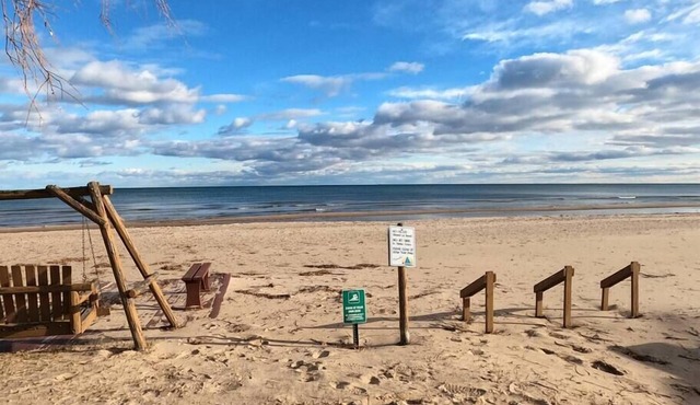 Sunrise Beach Oscoda - Lake Huron | Condo |Sleeps 8 | 3BR/2BA | Private Beach