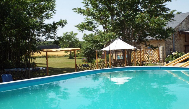 Sunrise Cottage & pool, tranquil place, walking distance to bars and restaurants