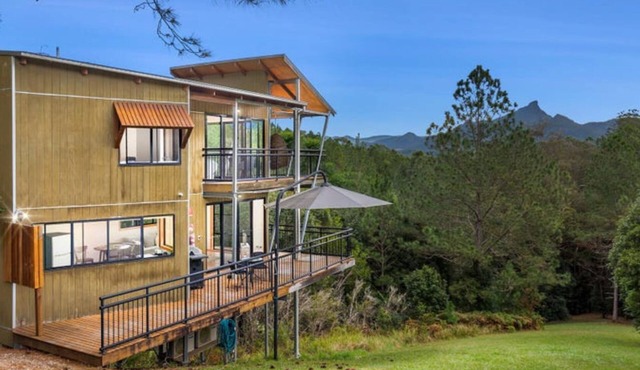 Sunrise Chalet – Romantic Rainforest Haven