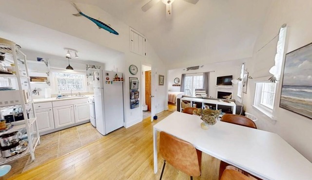 "Sunrise Cottage" Brewster - 1 Bed Cottage, Perfect for a Cozy Getaway! (CapeCodProperty 121)