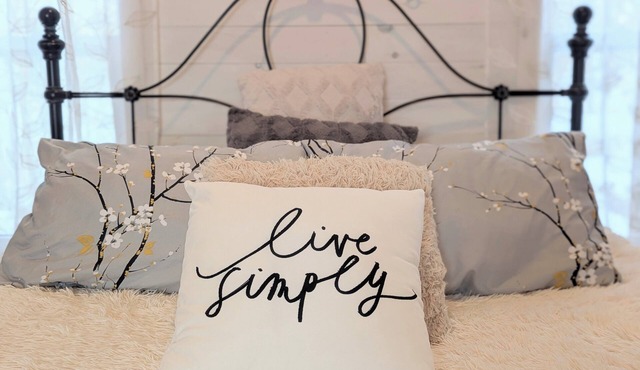 Sunrise Cottage #1: 1-bedroom cabin with hot tub in Balmoral Mills