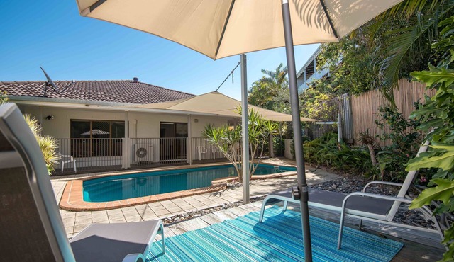 Sunrise Holiday Home - Space, Style, Comfort & Heated Pool