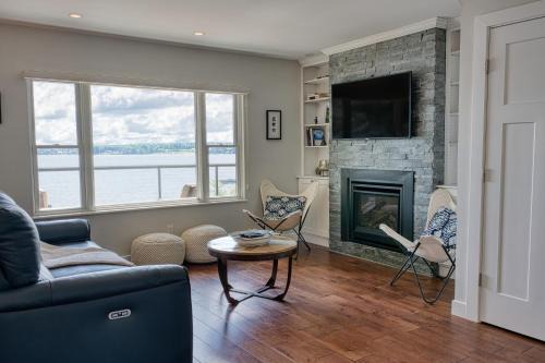 Sunrise House on Lake Champlain