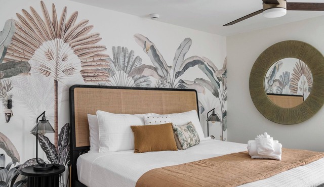 Sunrise King Studio-5 min walk to Vilano Beach!