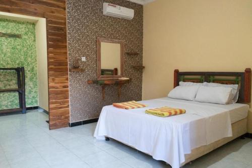 Sunrise Lodge and Lounge Hotel