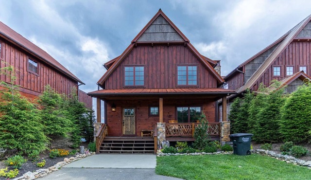 Sunrise Lodge at Eagles Nest- Great views, walking distance to amenities, Summer Concerts