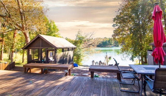 Sunrise Lodge