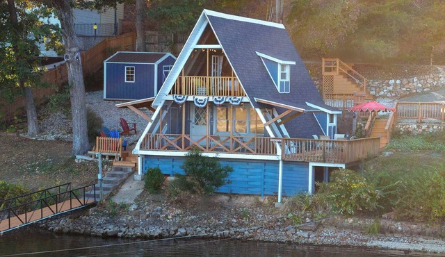 Sunrise Oasis – Lakefront Living