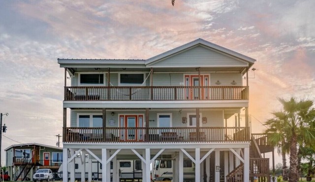 SUNRISE ON MAG - Beach House