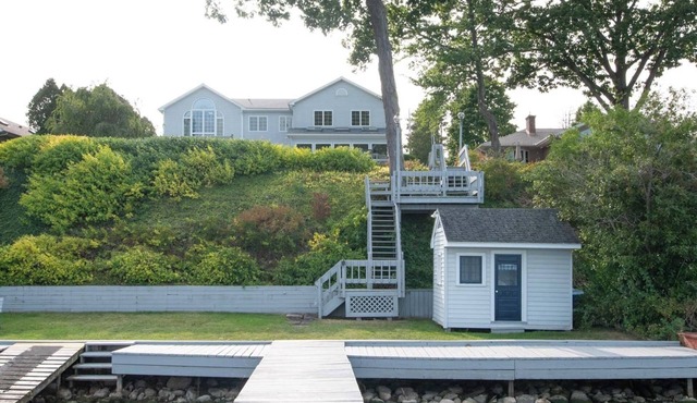 Sunrise on the Bay: Luxurious Seneca Lakefront Escape