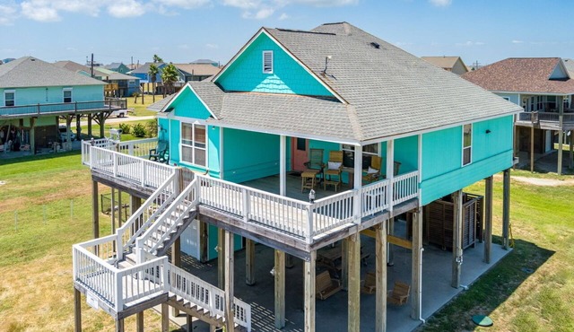 SUNRISE PARADISE - great view and close to the beach!