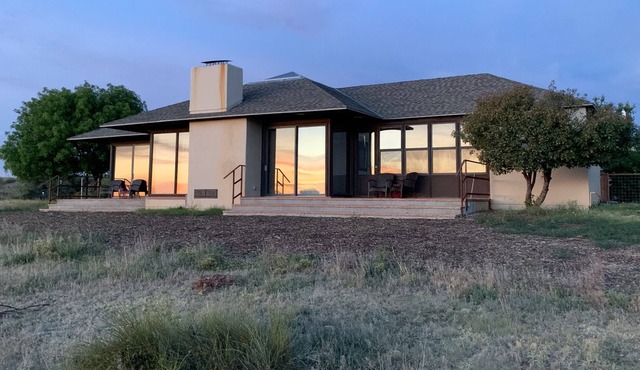 Sunrise Ranch Sonoita-Mountain Views and Wineries