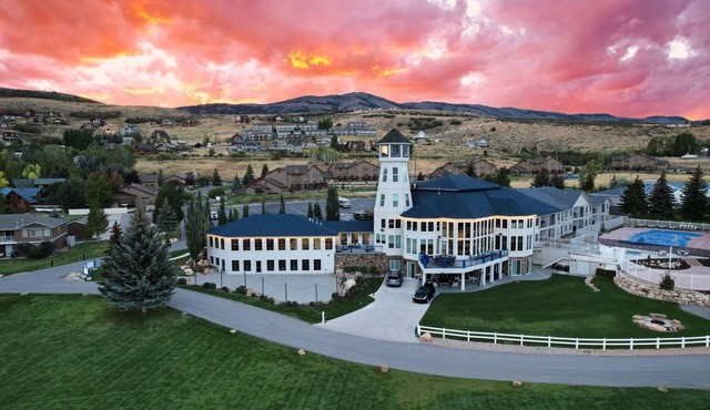 Sunrise Resort & Event Center | 19 Bedroom, 19-1/2 Bathrooms