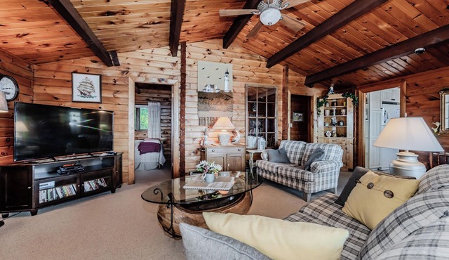 Sunrise Retreat | HOT TUB | AC | Georgian Bay | 35 Mins to GROTTO