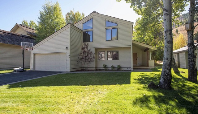 Sunrise Retreat In Sun Valley