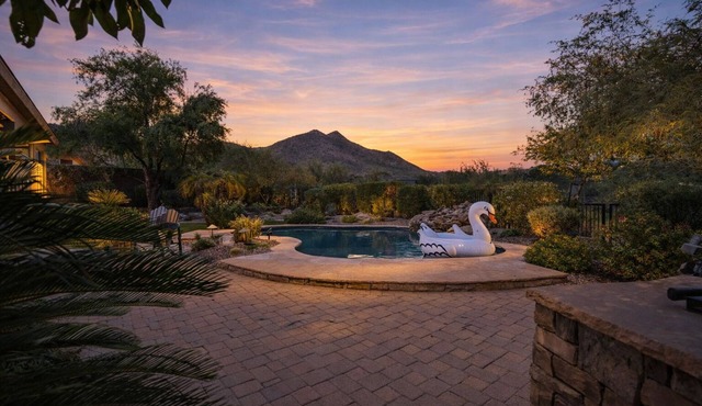 Sunrise Retreat-Mtn Views-Pool-Snowbird Heaven