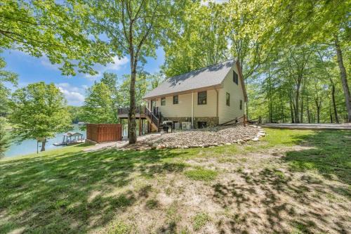 Sunrise Retreat - Sleeps 12, Lakefront Home with Hot Tub