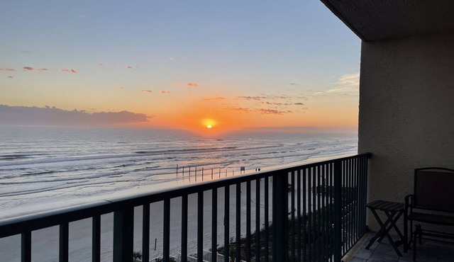 Sunrise&Serenity~ suited for quiet family vacations- public beach access 100 yds