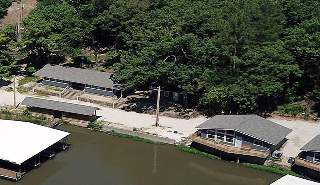 Sunrise Shores Cabin 9 Lake Front with 2 POOLS! + WOOF