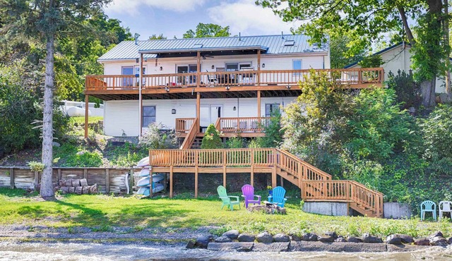 Sunrise Shores: Enjoy Galentine's Day with Your Gals!