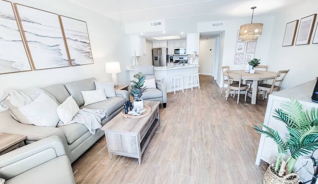 Sunrise Solitude Oceanfront Condo - Heated Saltwater Pool Incredible Sunrises