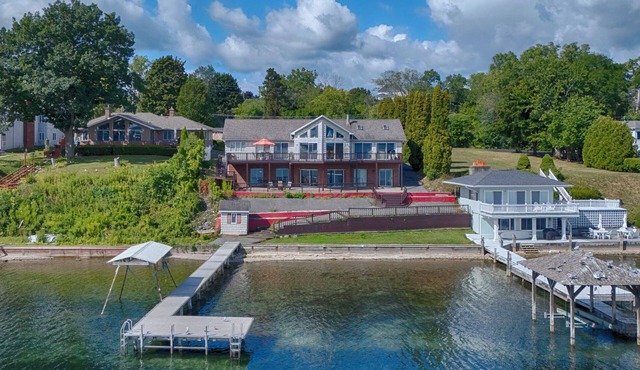 Sunrise Splendor: Spacious Seneca Lake Home