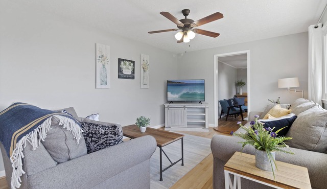 Sunrise@Sunset- 4BR/2BA home, with gameroom, large backyard & covered back porch