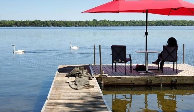 Sunrise Sunset Retreat - Affordable 3Br Waterfront Cottage w/ Pool Table