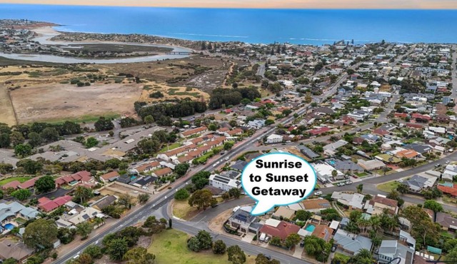 Sunrise To Sunset Getaway By Wine Coast Holidays