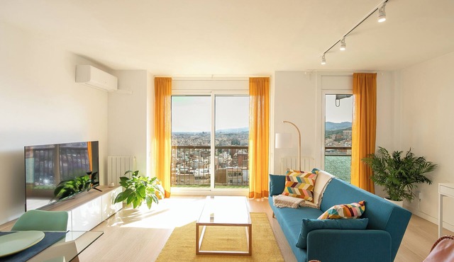 Sunrise to Sunset, Best View in the City. 3 Bedrooms Terrace