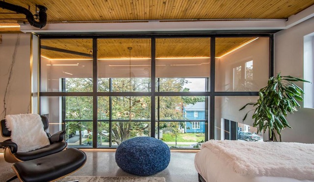 Sunrise View - Spa-Inspired Guestroom, Halifax Rooftop Home