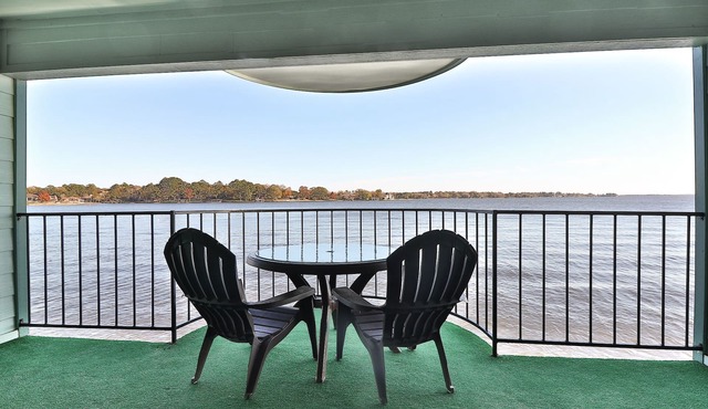 ☀️Sunrise View ⛱Waterfront Balcony❤️Lake Getaway❤️