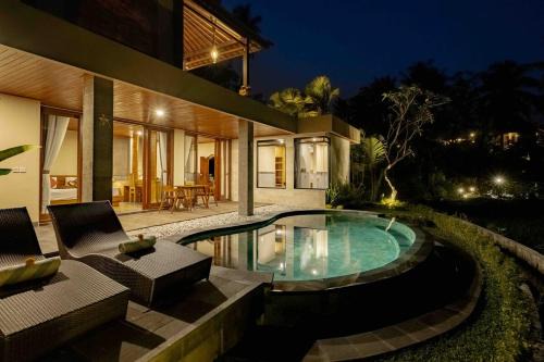 sunrise villa in the middle of rice field