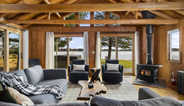 ~Sunrise Vista~Lakefront~Dock~Kayaks~Hot Tub~Games~NEW AC~