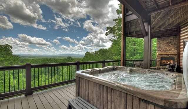 Sunrise Vista Lodge - Mountain Views & Fireplaces!