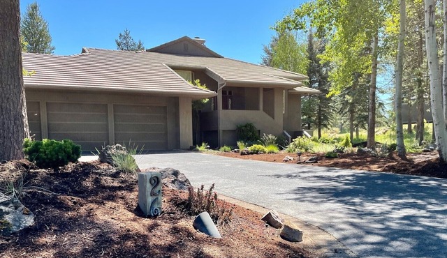 Sunriver House - SHARC Passes, Mt Batch, Desch River, Tennis, Bike Paths an more