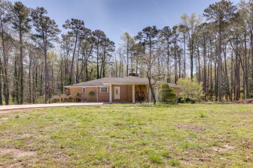 Sunroom and Spacious Yard! Woodsy Haven in Lilburn