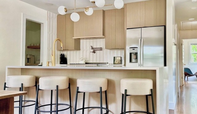 Sunroom Bliss, Dry Bar Delight, One Level, Walk-in Shower: Behind Duke Hospital