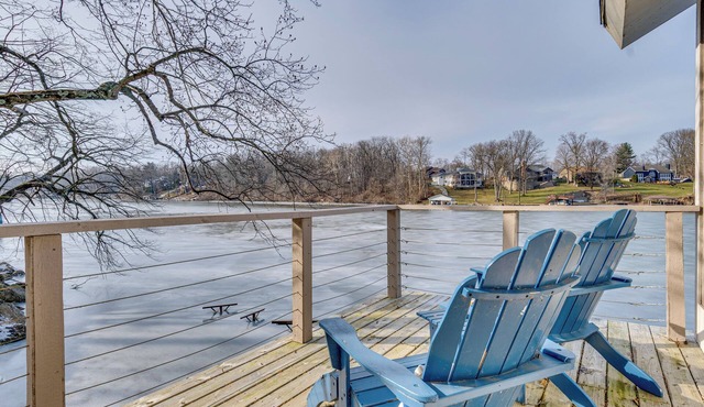 Sunroom & Dock Access at Lake Freeman Studio!