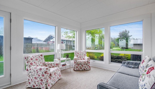 Sunroom Shores Lake House 3 BDRM Retreat