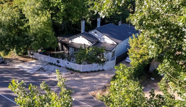 Sunroom, Stirling Hotel - 5 min walk, Fireplace