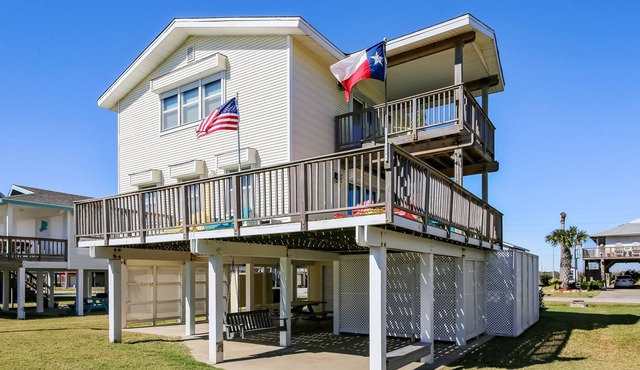 Sunsational is a 2nd row beach house in Spanish Grant