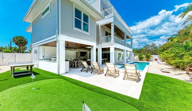Sunsational: Roof Top Deck, Games, Pool & Spa by Anna Maria Life Vacation Rentals
