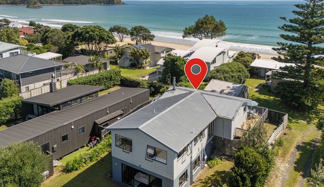 Sunseekers Bach - Whangapoua Holiday Home