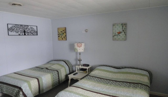 Sunset Acres Motel - Room 6