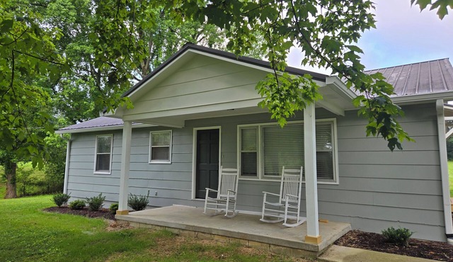 Sunset AcresnNewly renovated 2 bedroom and 1 bath in Cookeville,TN