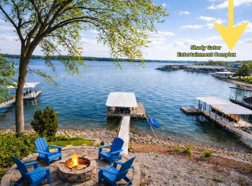 Sunset and Chill Lakefront 3 Bed 2 Bath Hottub, Firepit Dock