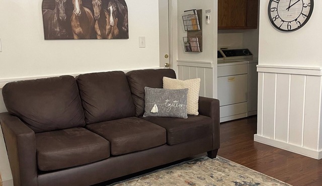 Sunset Apartment- Peaceful Country Setting- Reasonable Distance to Hocking Hills