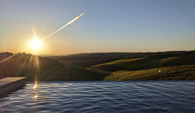 Sunset at Nirvana-Infinity Pool, Tuscan Hill Views and Incredible Sunsets!